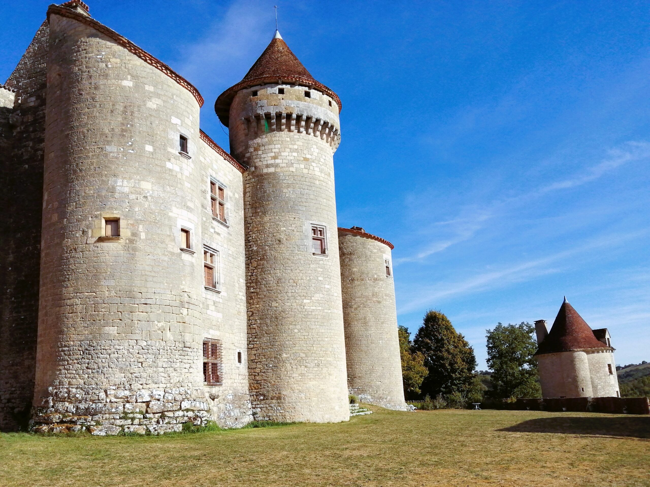 Château de Vaillac du XVe siècle dans le Lot