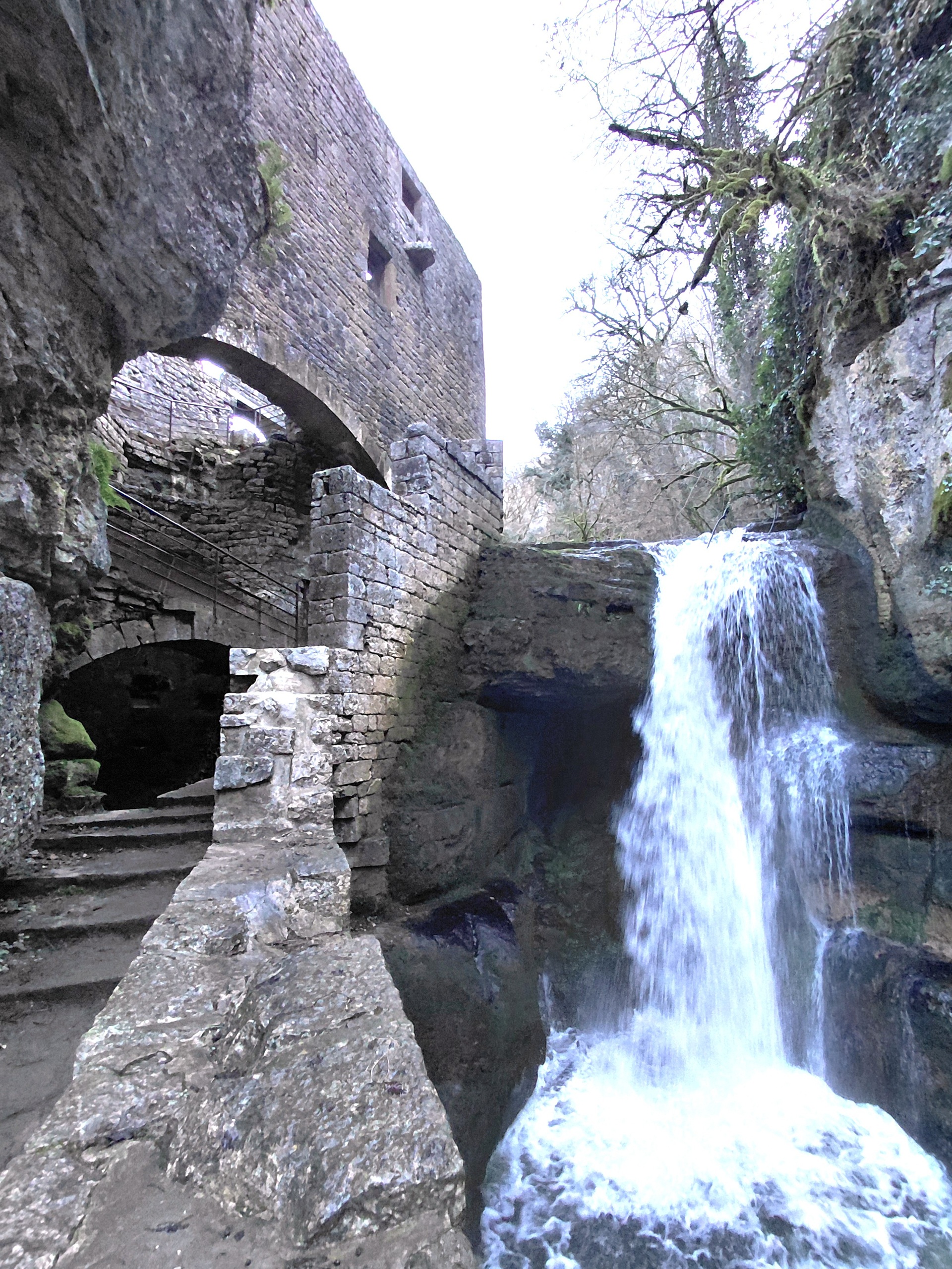 Moulin du Saut avec sa cascade